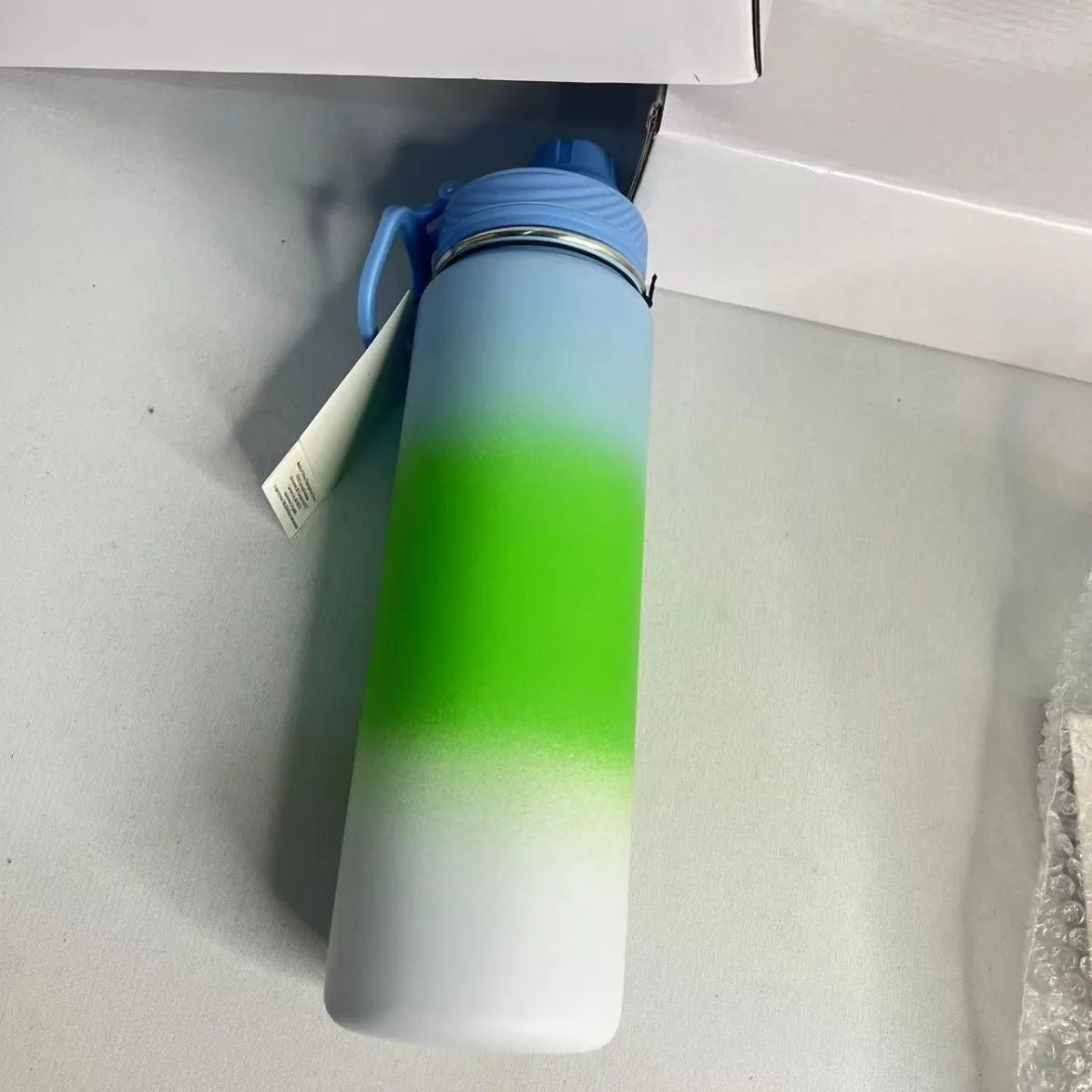Stainless steel insulated drinking bottle 710 ml