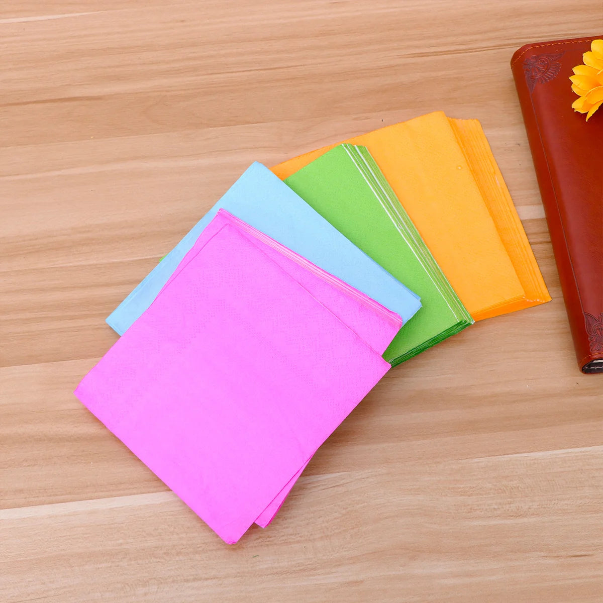 Set of 80 plain dinner napkins