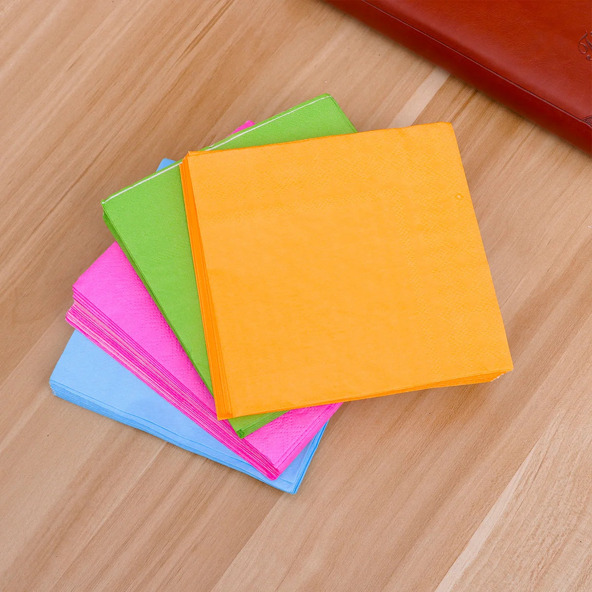 Set of 80 plain dinner napkins